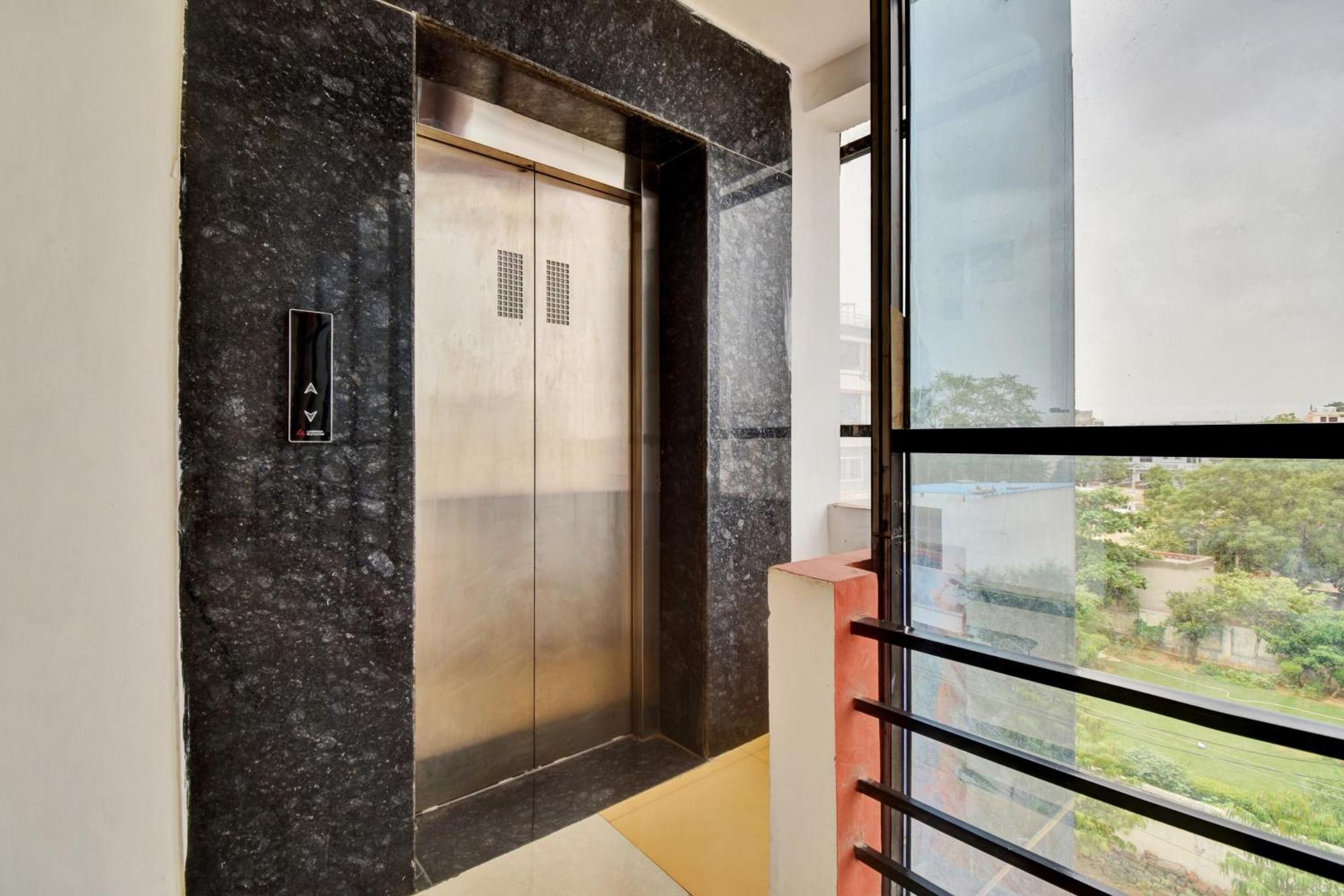 Townhouse Hotel Fly View Jaipur Extérieur photo