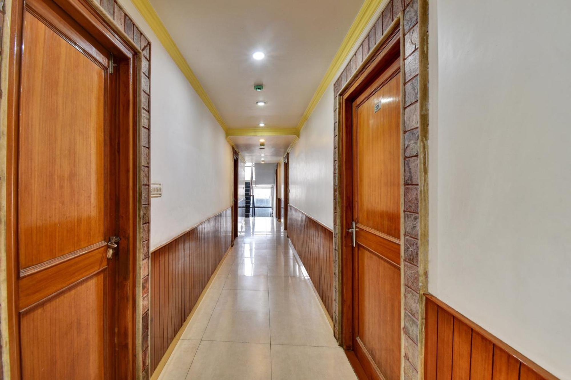 Townhouse Hotel Fly View Jaipur Extérieur photo