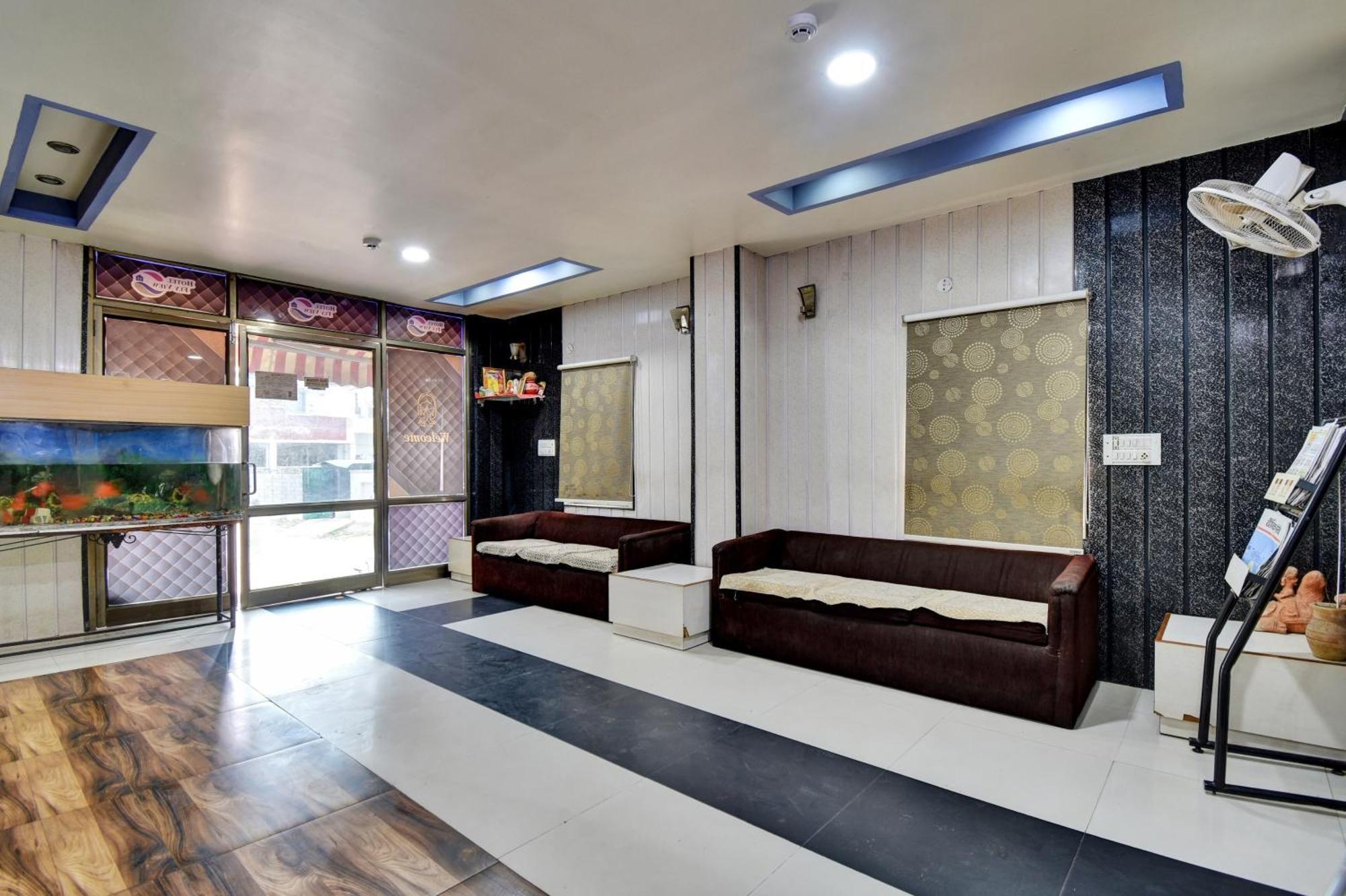 Townhouse Hotel Fly View Jaipur Extérieur photo