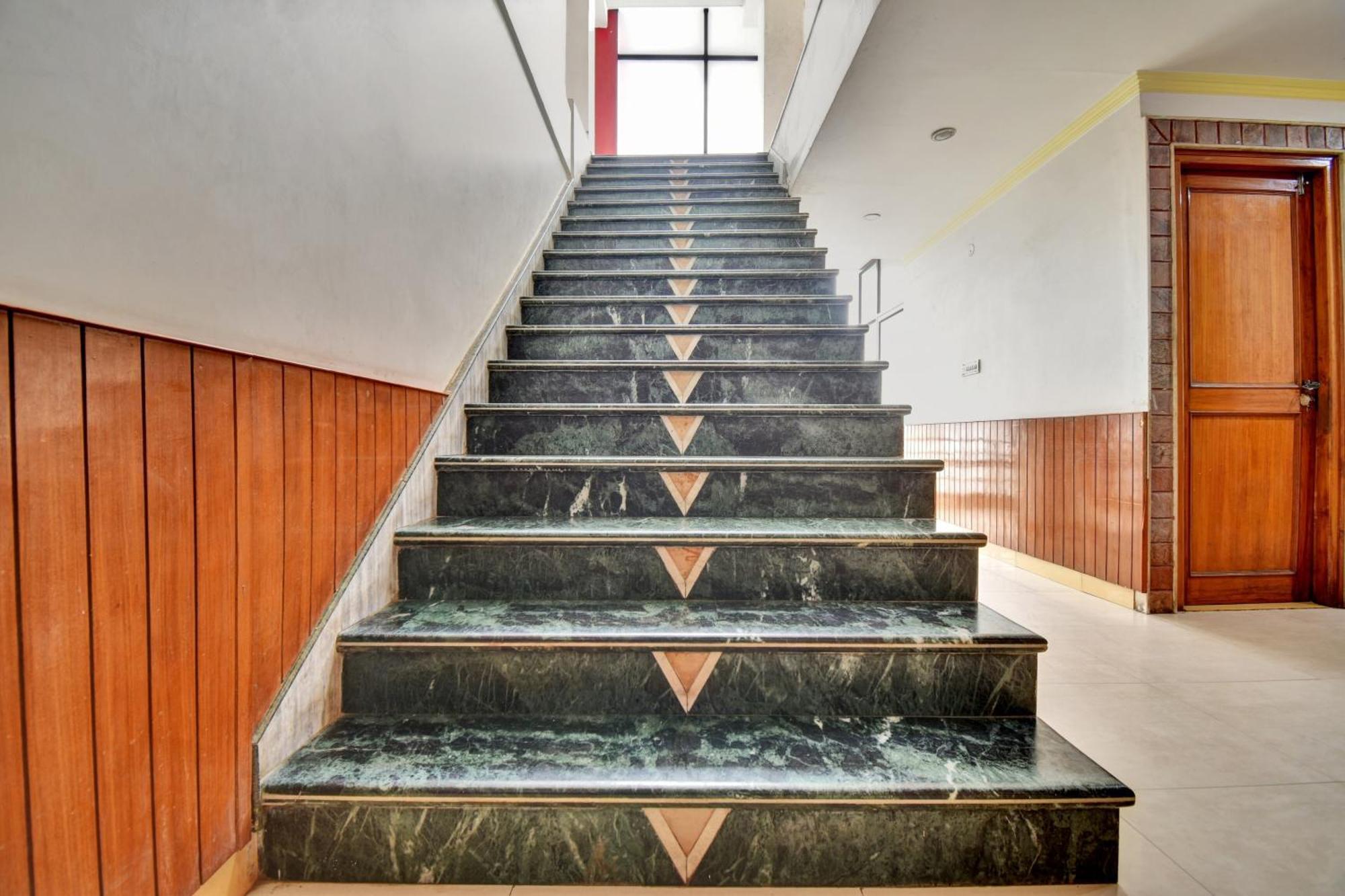 Townhouse Hotel Fly View Jaipur Extérieur photo