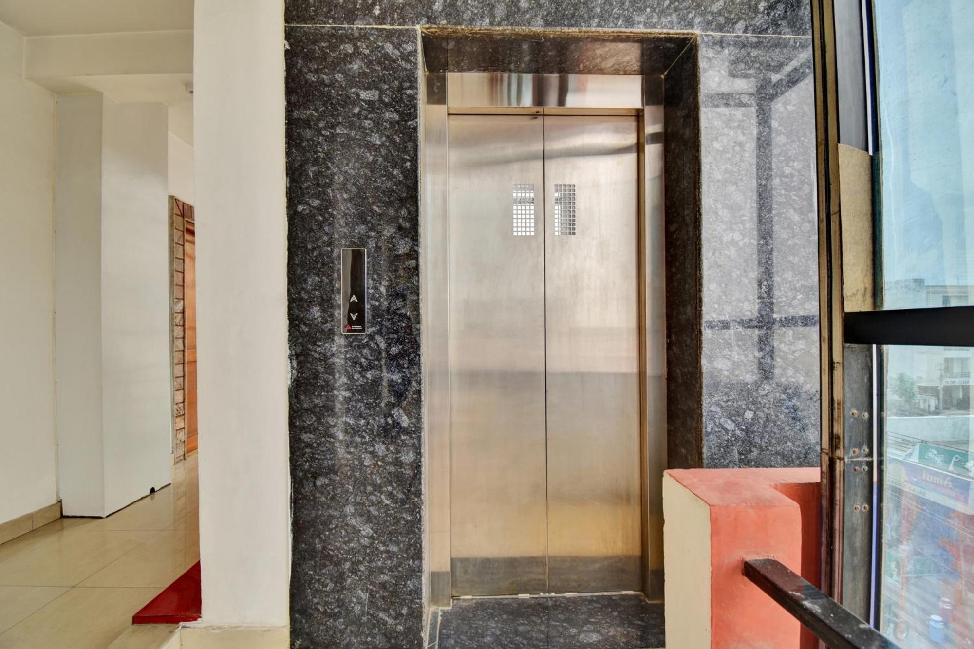 Townhouse Hotel Fly View Jaipur Extérieur photo
